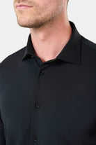 ligne toofashion & activewear 
 chemise en matière stretch infroissable slim fit - coupe cintrée avec pinces au dos 
 petit col semi-italien avec baleine amovible 
 poignets ...