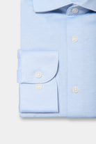 ligne casualwear 
 chemise en twill de coton 
 coupe confortable sans pinces au dos 
 col classique avec baleine amovible 
 poignets arrondis ajustables à deux boutons 
 galo...