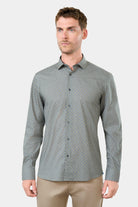 ligne casualwear 
 chemise en popeline de coton à imprimé floral 
 coupe confortable sans pinces au dos 
 col classique avec baleine amovible 
 poignets arrondis ajustables à...