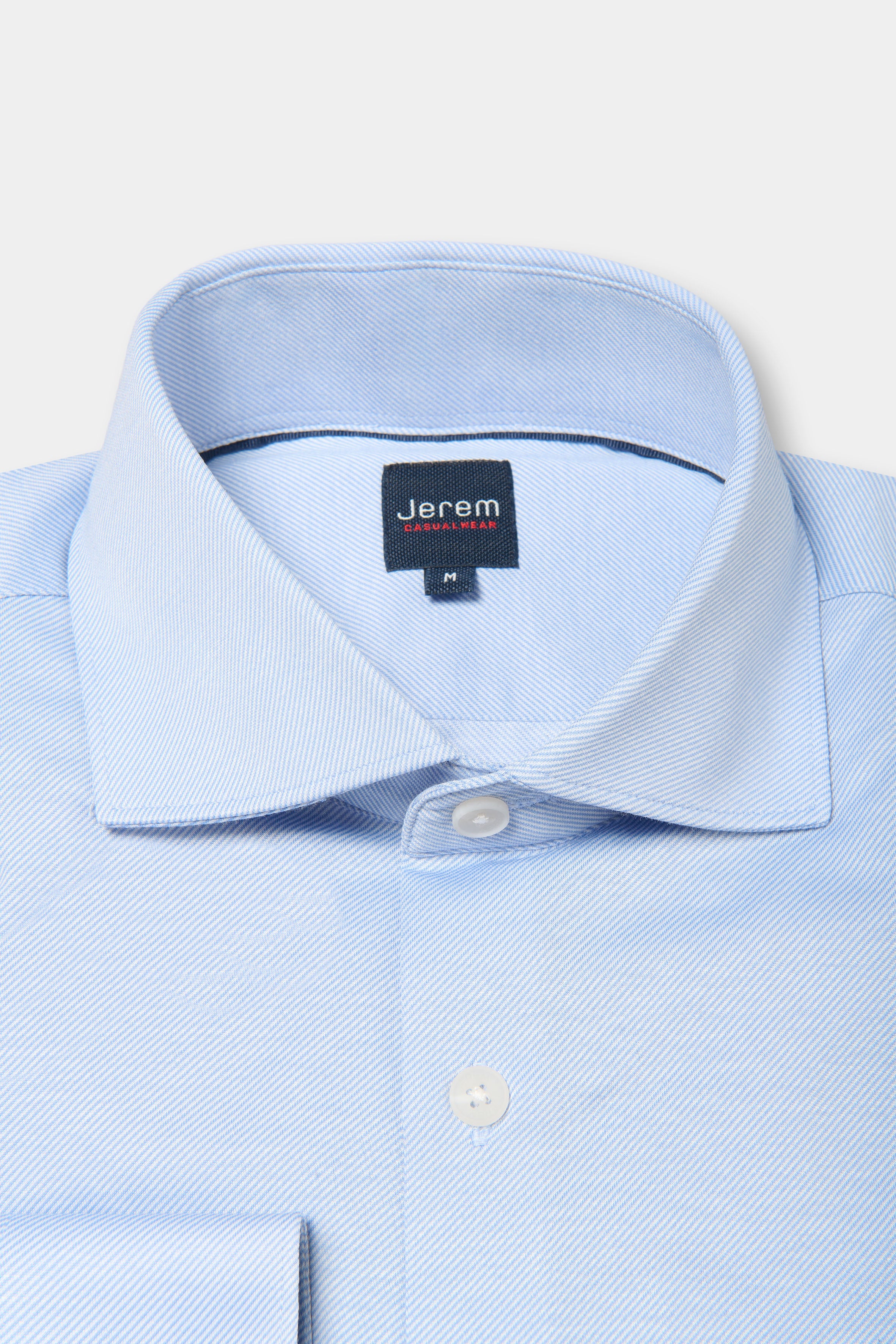 ligne casualwear 
 chemise en twill de coton 
 coupe confortable sans pinces au dos 
 col classique avec baleine amovible 
 poignets arrondis ajustables à deux boutons 
 galo...