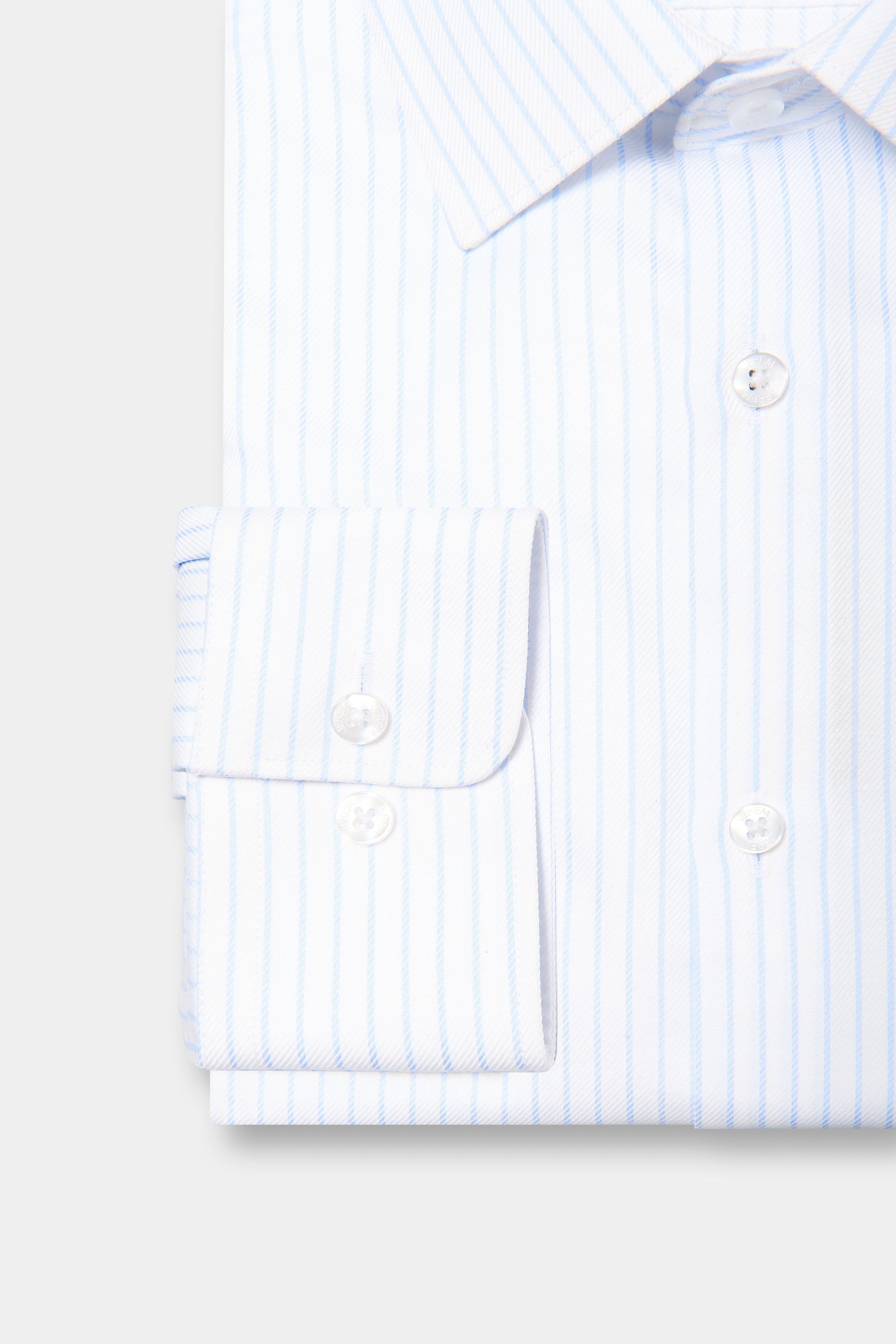 ligne jerem black 
 chemise bicolore texturée en coton 
 coupe ajustée avec pinces au dos 
 col semi-italien avec baleine amovible 
 poignets arrondis ajustables à deux bouto...