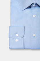 ligne jerem black 
 chemise coupe confort sans pinces au dos 
 col classique avec baleine amovible 
 poignets arrondis ajustables à deux boutons