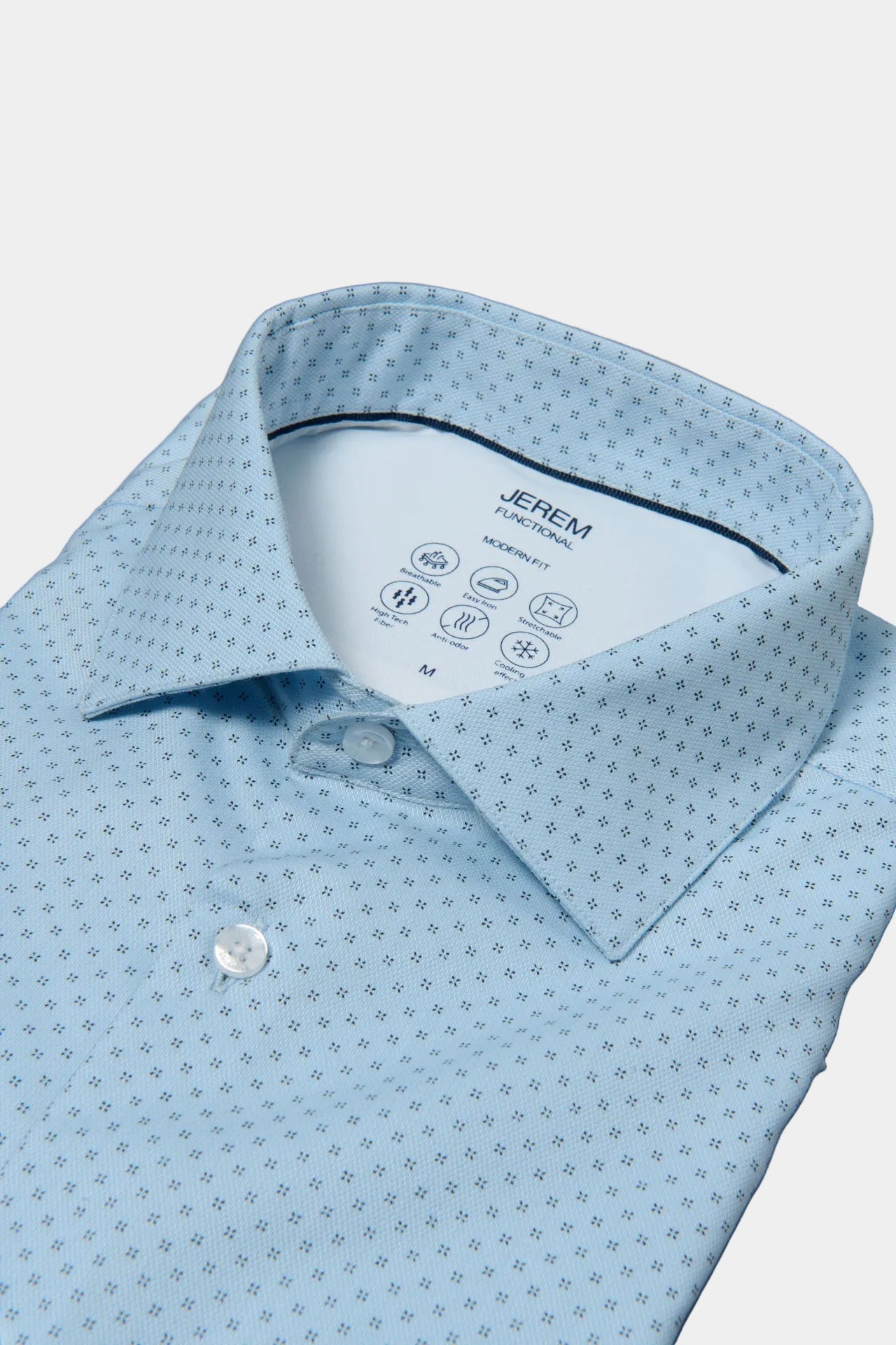 ligne jerem black 
 chemise tailered fit avec pinces au dos 
 petit col italien avec baleine amovible 
 poignets carrés à un bouton 
 gros grain intérieur col 
 application i...