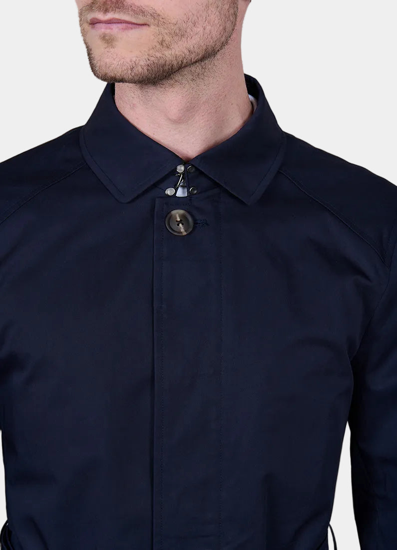 ligne jerem casual 
 fermeture à boutons 
 3 poches extérieures 
 bas de manche à boutons 
 intérieur matelassé 
 1 poche intérieure