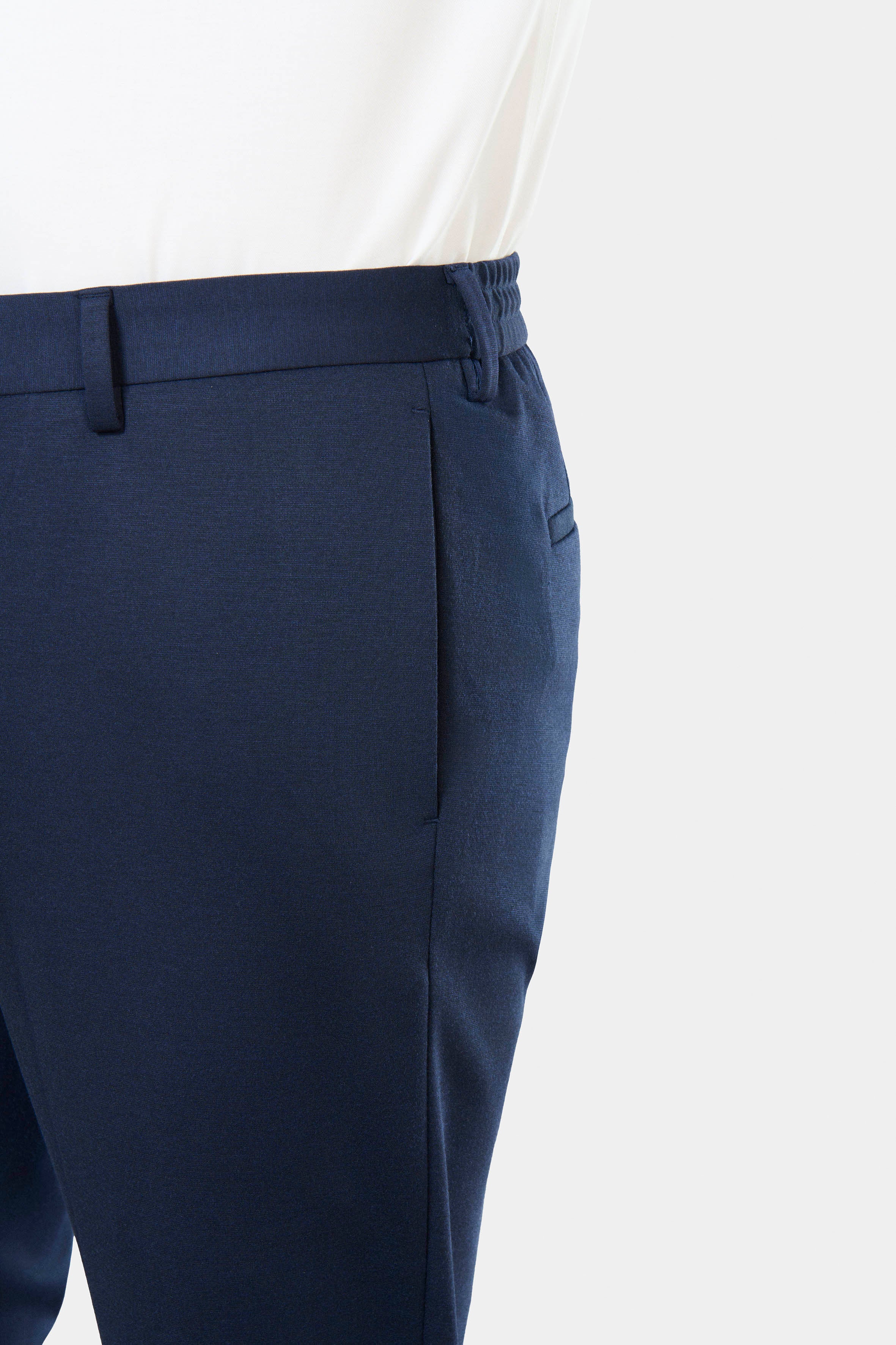 ligne toofashion 
 coupe extra-slim pour un style résolument moderne 
 jersey chiné teint en fil pour plus de confort 
 ceinture élastiquée 
 poches prises dans les coutures ...