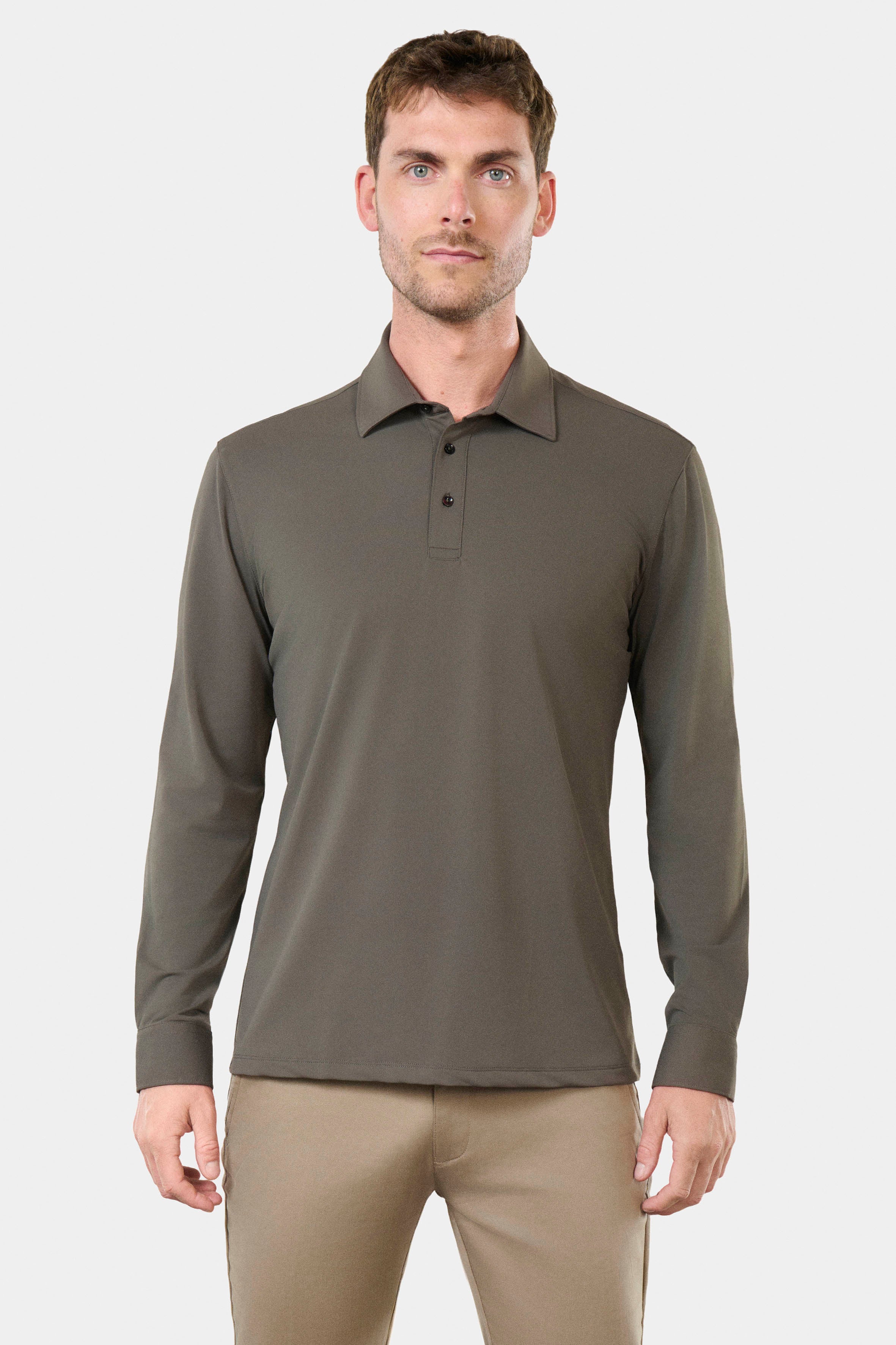 ligne toofashion & activewear 
 coupe confortable qui souligne votre carrure 
 col polo 
 fermeture à 3 boutons 
 manches longues