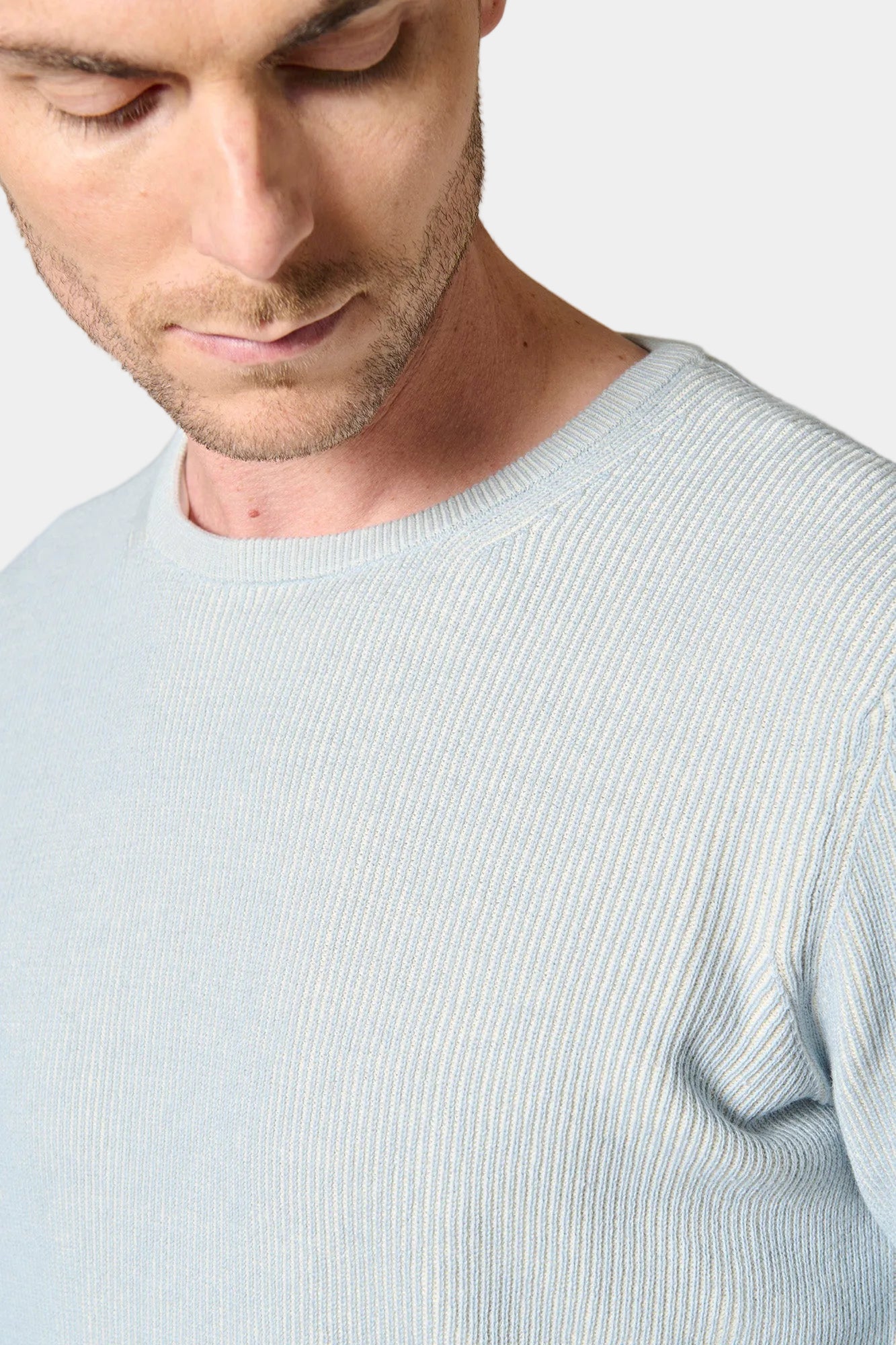 ligne toofashion 
 coupe droite pour une silhouette décontractée 
 maille en cùte anglaise vanisée 
 col rond 
 manches longues 
 bas du vêtement et bas de manche fini bord-c...