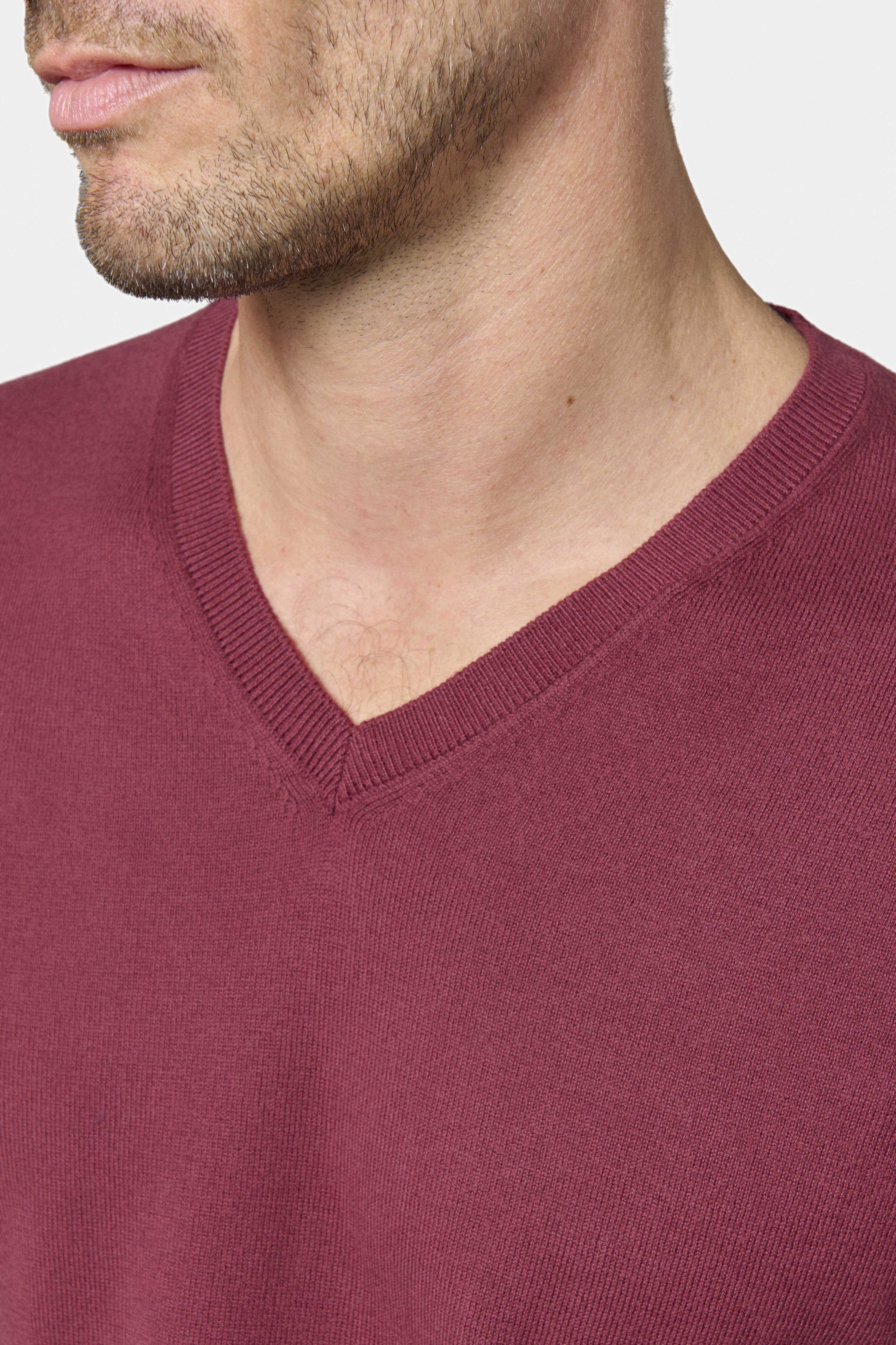 ligne toofashion 
 manche longue 
 légèrement resserré au bas des manches et au bas du vêtement 
 avec son col roulé intemporel, ce pull de la ligne toofashion est parfait po...