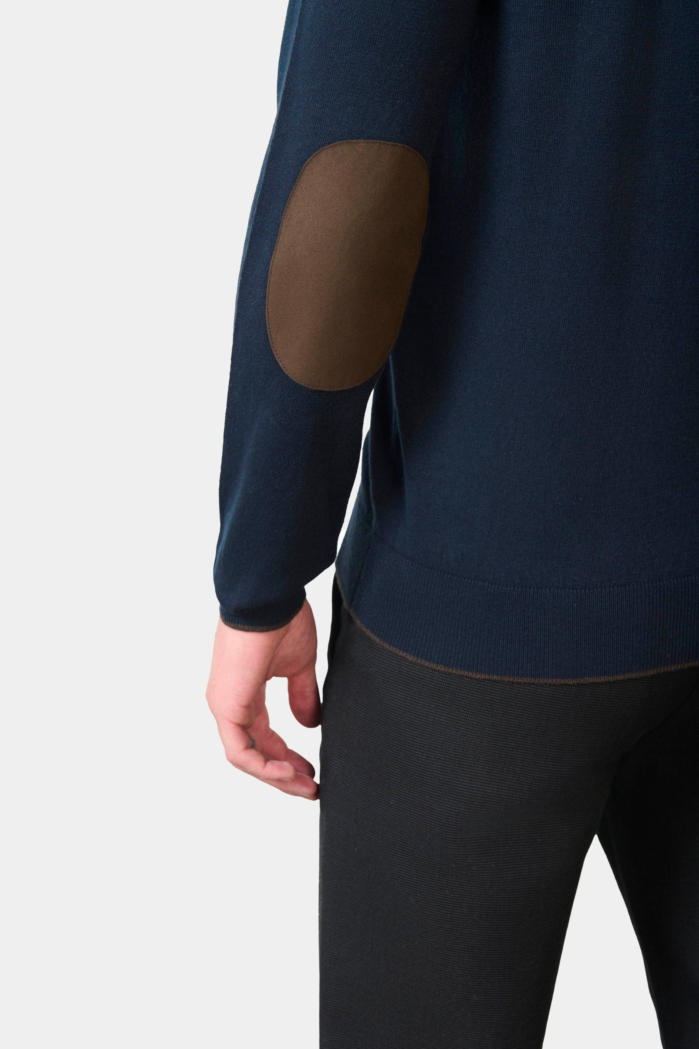 ligne toofashion 
 manche longue 
 légèrement resserré au bas des manches et au bas du vêtement 
 avec son col roulé intemporel, ce pull de la ligne toofashion est parfait po...