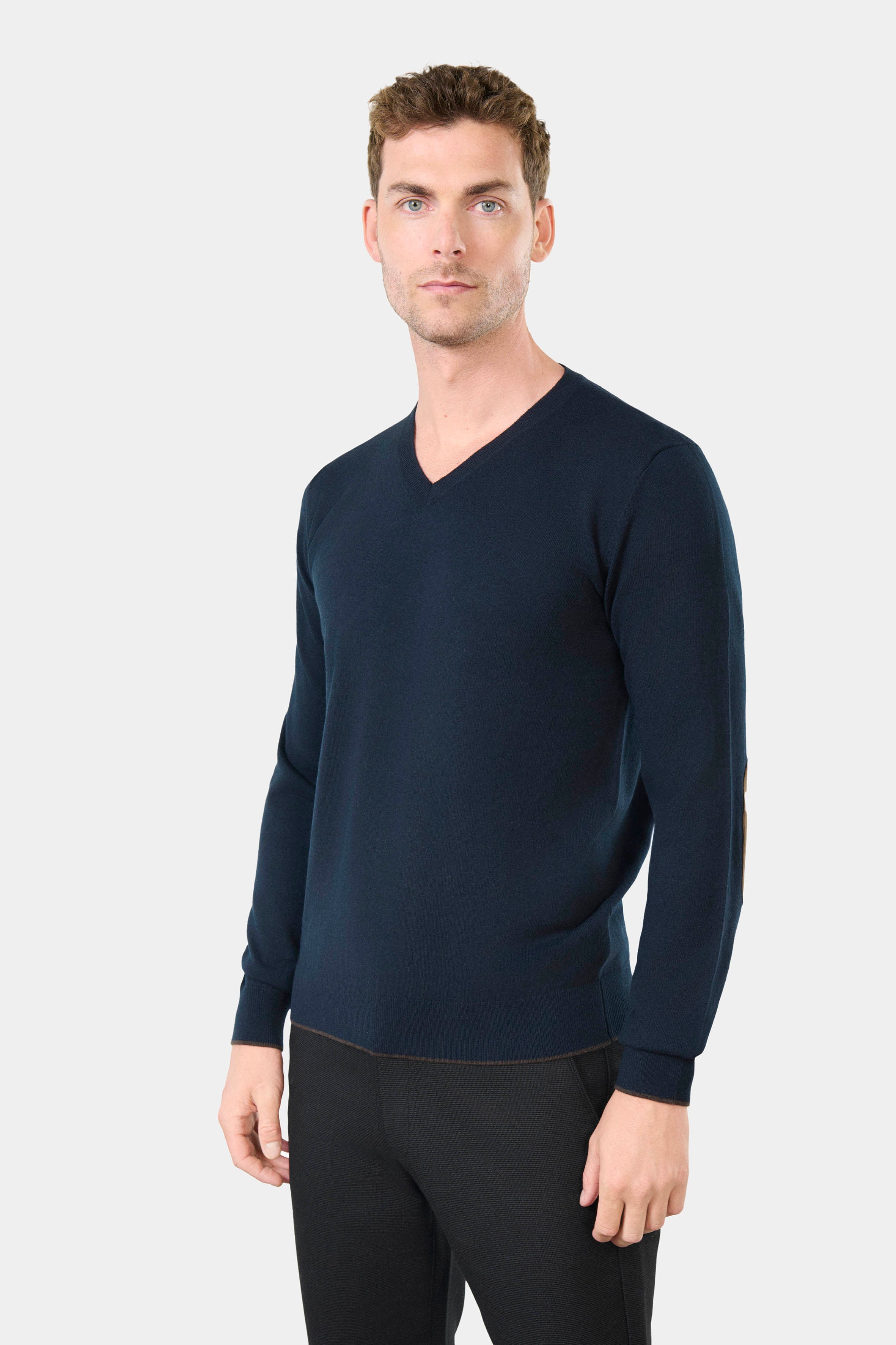 ligne toofashion 
 manche longue 
 légèrement resserré au bas des manches et au bas du vêtement 
 avec son col roulé intemporel, ce pull de la ligne toofashion est parfait po...