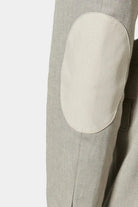 ligne jerem casual 
 coupe droite pour une silhouette élancée 
 ce tissu natté stretch est respirant et moins sujet au froissement 
 col cranté à pin’s 
 simple boutonnage 
 ...