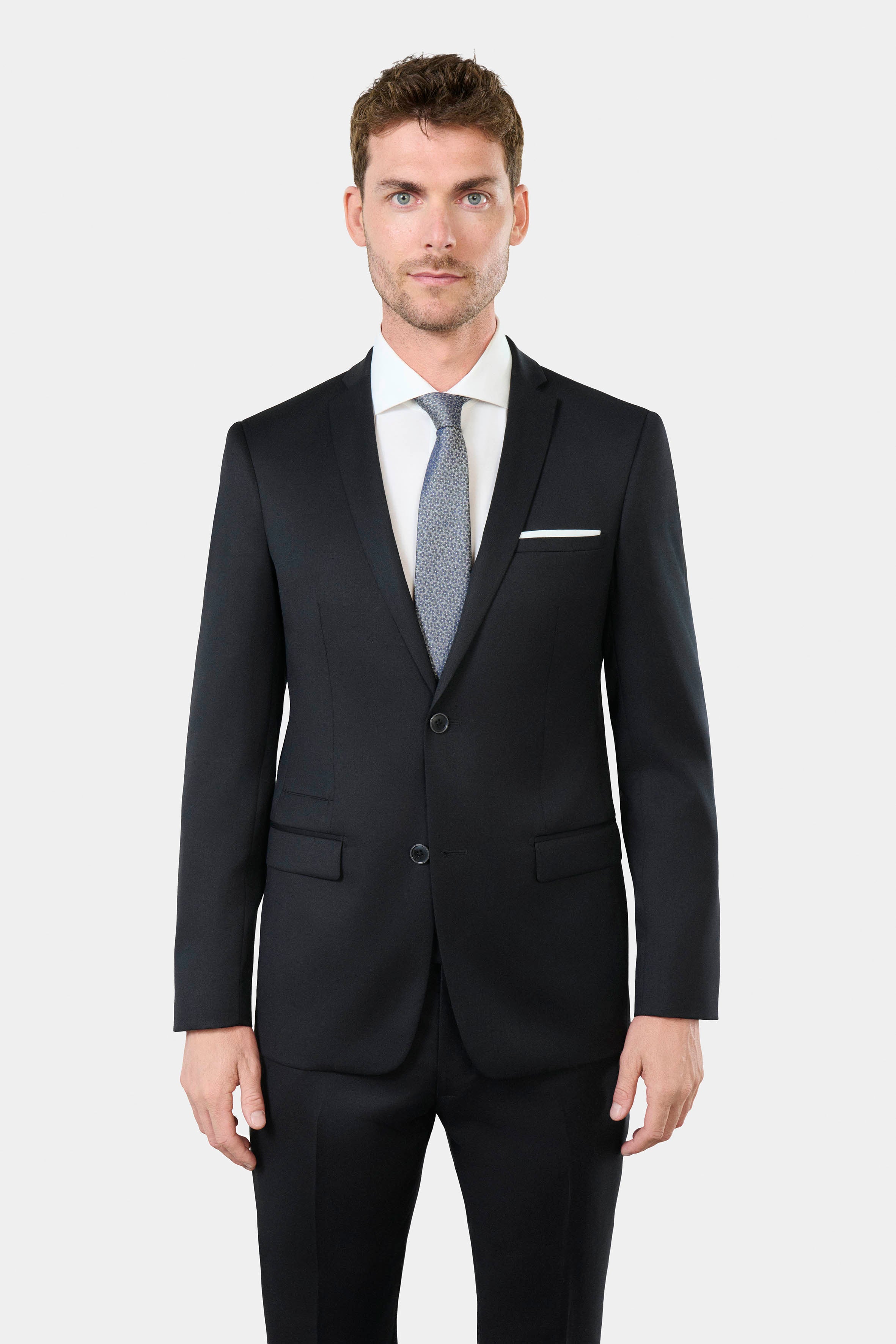 ligne toofashion 
 coupe ajustée pour un style moderne 
 le sergé de laine vierge finesse super 120’s à la finition ´ natural stretch ª assure un tombé et un confort exceptio...