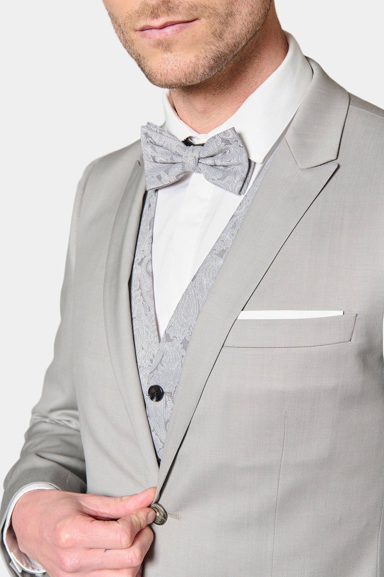 ligne toofashion 
 coupe ajustée pour un style moderne 
 le sergé de laine vierge finesse super 120’s à la finition ´ natural stretch ª assure un tombé et un confort exceptio...